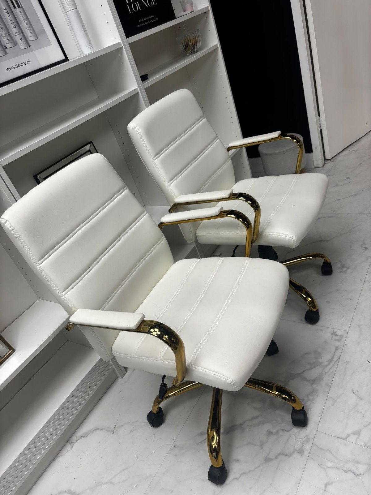 Luxe Werkstoel Beautysalon Wit met Goud - 2 stuks, Ophalen of Verzenden