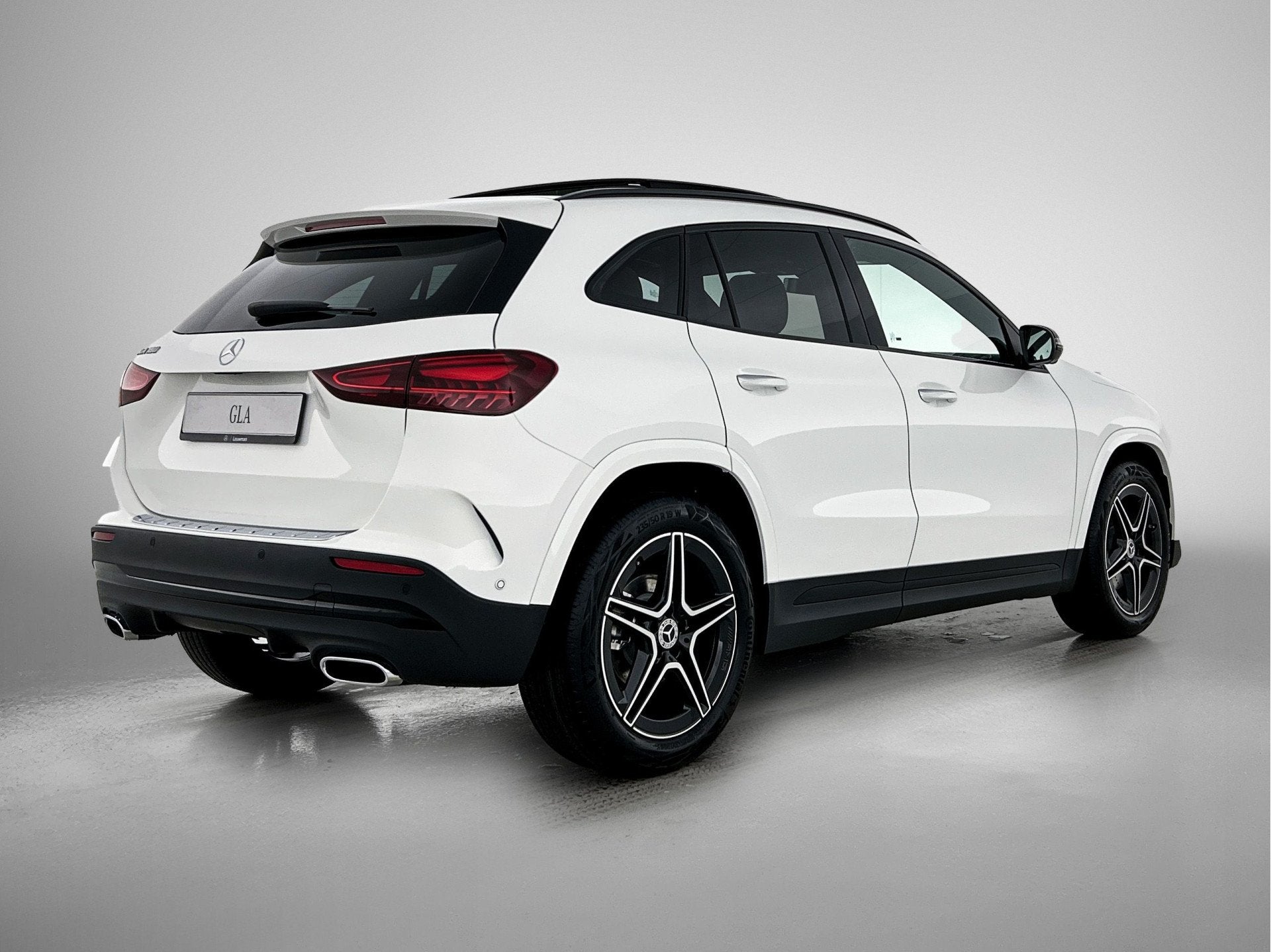 Mercedes-Benz GLA 180 Business Solution AMG | Premium Plus p, Auto's, Zwart, 4 cilinders, Wit, Bedrijf