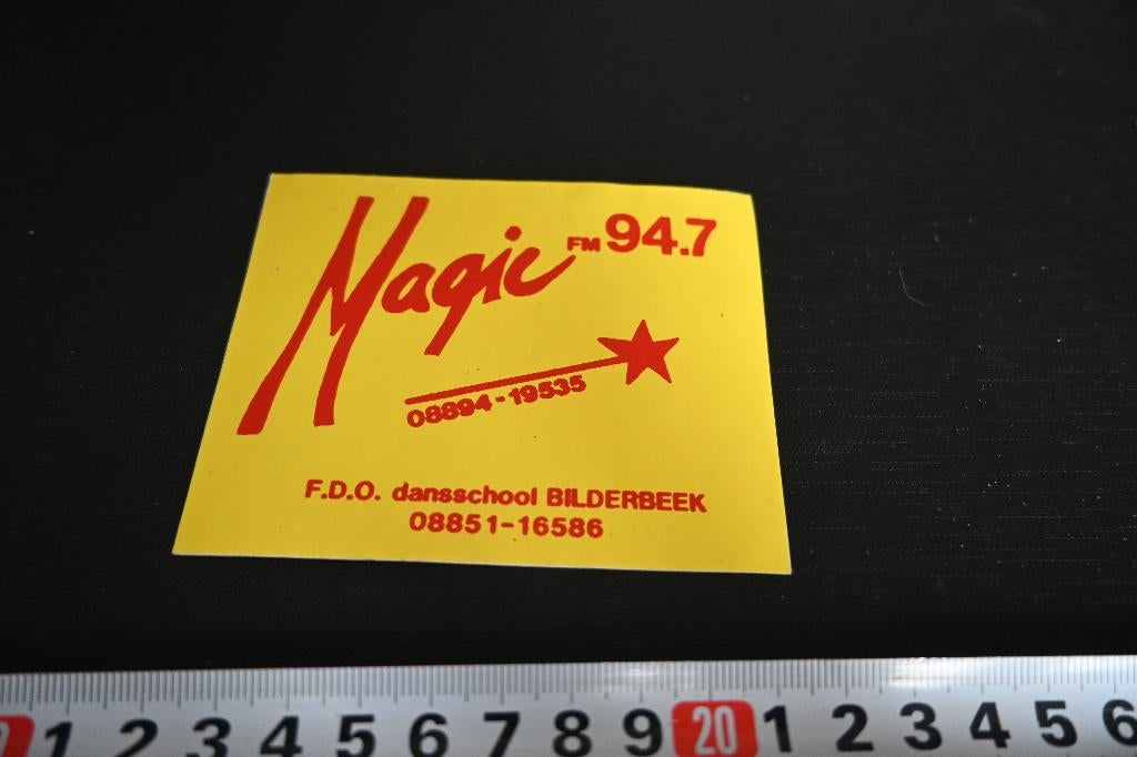sticker Wijchen MAGIC FM 94.7 F.D.O. Dansschool Bilderbeek, Verzamelen, Ophalen, Zo goed als nieuw