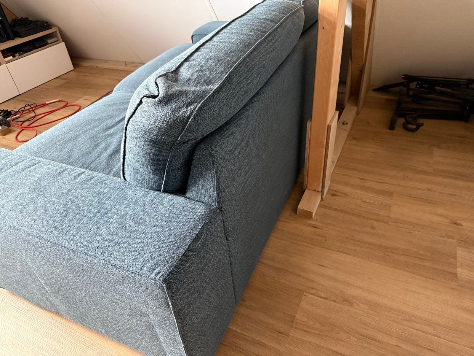 Comfortabele 2-zitsbank in blauwe stof, Gebruikt, 150 tot 200 cm, Tweepersoons, 75 tot 100 cm