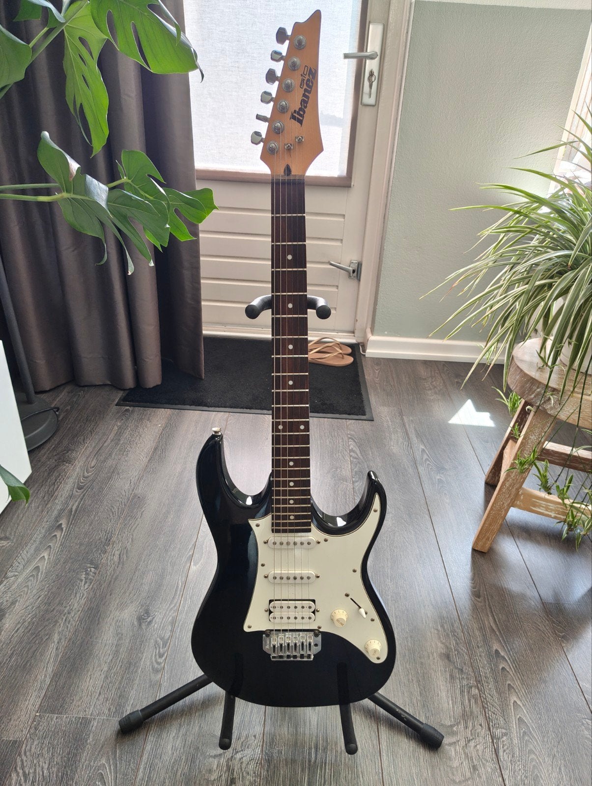 Ibanez GIO Elektrische Gitaar - Zwart, Muziek en Instrumenten, Snaarinstrumenten | Gitaren | Elektrisch, Ophalen, Gebruikt, Solid body