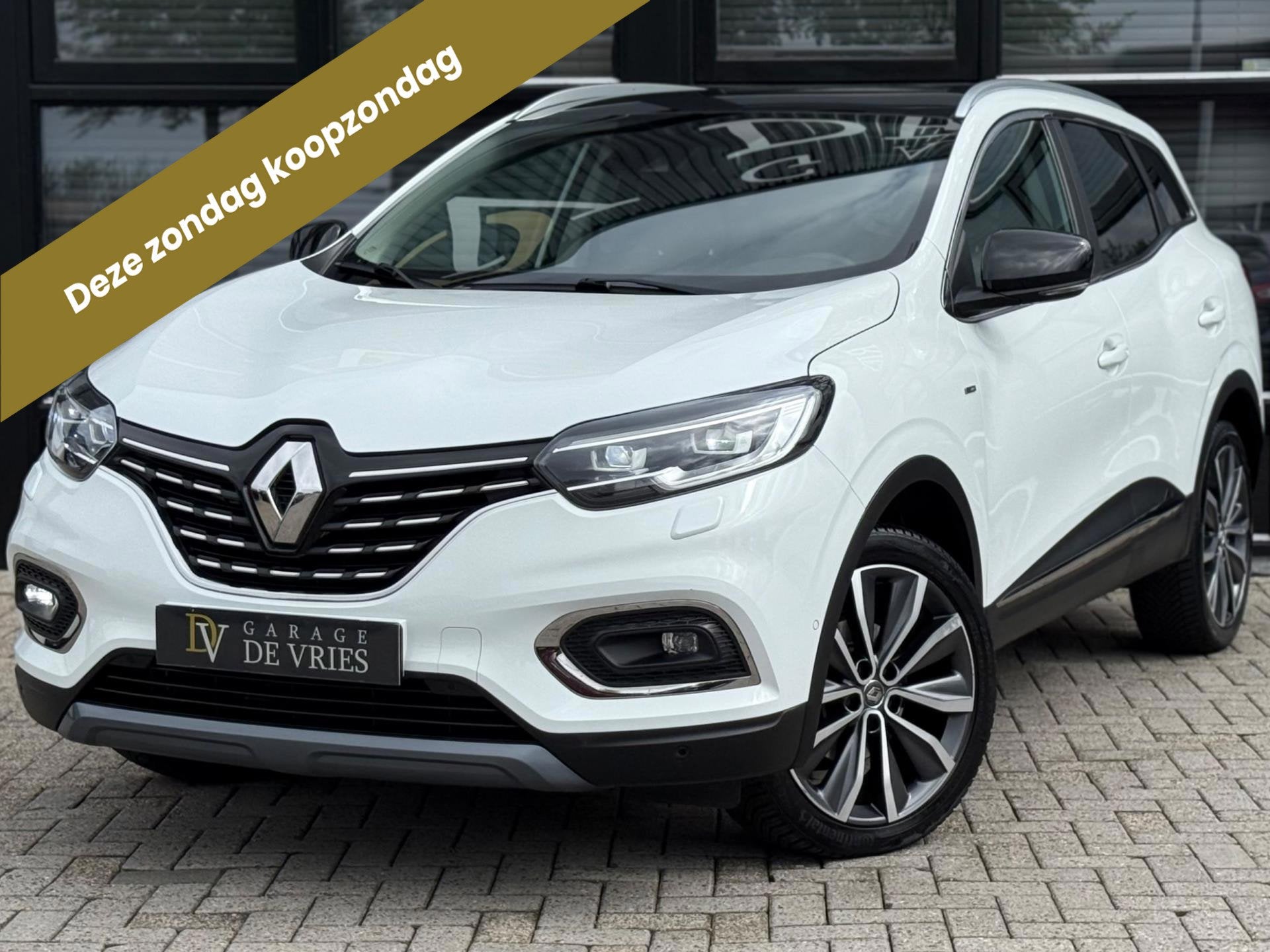 Renault Kadjar 1.3 TCe Automaat Bose Panoramadak 1500kg Trek, Auto's, Gebruikt, Zwart, 4 cilinders, Leder en Stof