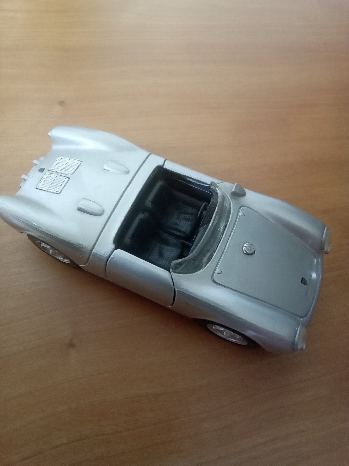 Maisto Porsche 550 Spyder, schaal 1 op 32, Ophalen, Zo goed als nieuw
