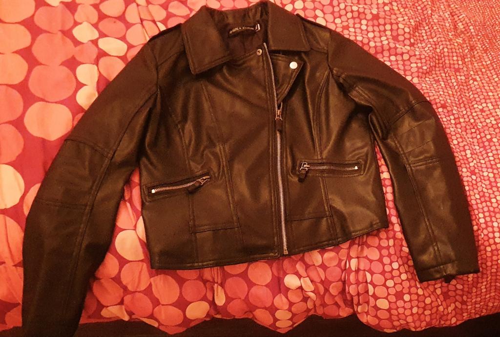 Stijlvol zwart (nep) leren biker jasje - Zo goed als nieuw-, Kleding | Dames, Ophalen of Verzenden, Zo goed als nieuw, Maat 42/44 (L)