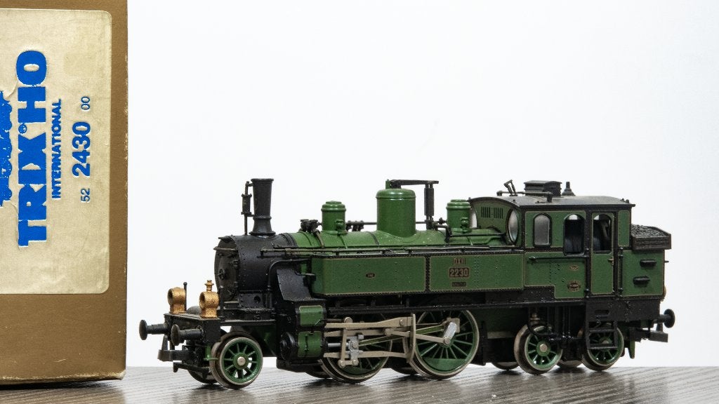 TRIX: 52 2430 00 BR 2230 tenderlocomotief voor H0-spoor, Ophalen, Gebruikt, Trix, Analoog