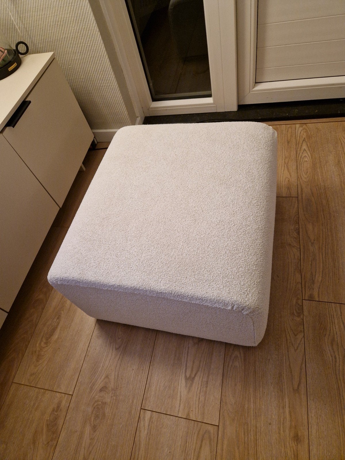 ikea Stockholm 2025 poef, Ophalen, 50 tot 75 cm, Zo goed als nieuw, Stof