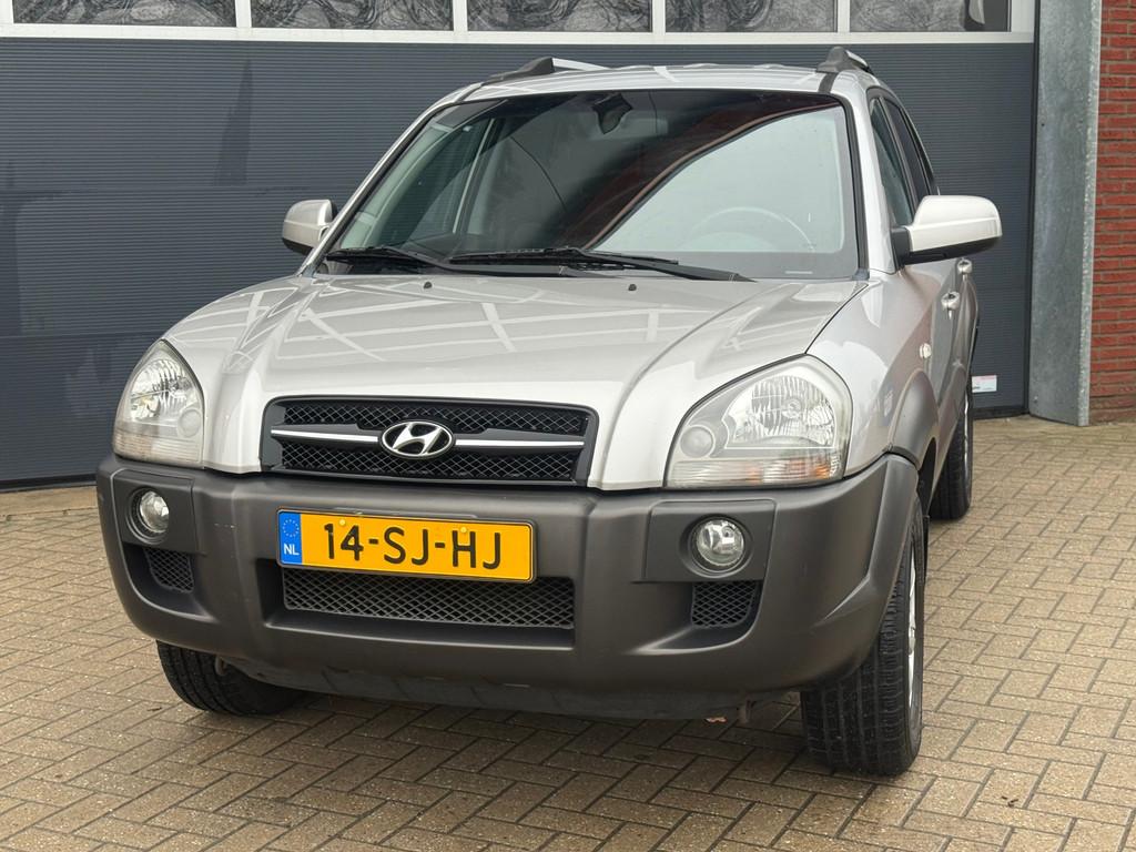Hyundai Tucson 2.0i Dynamic / NAP / Airco / Trekhaak / Cruis, Auto's, Hyundai, Gebruikt, 4 cilinders, Origineel Nederlands, Handgeschakeld