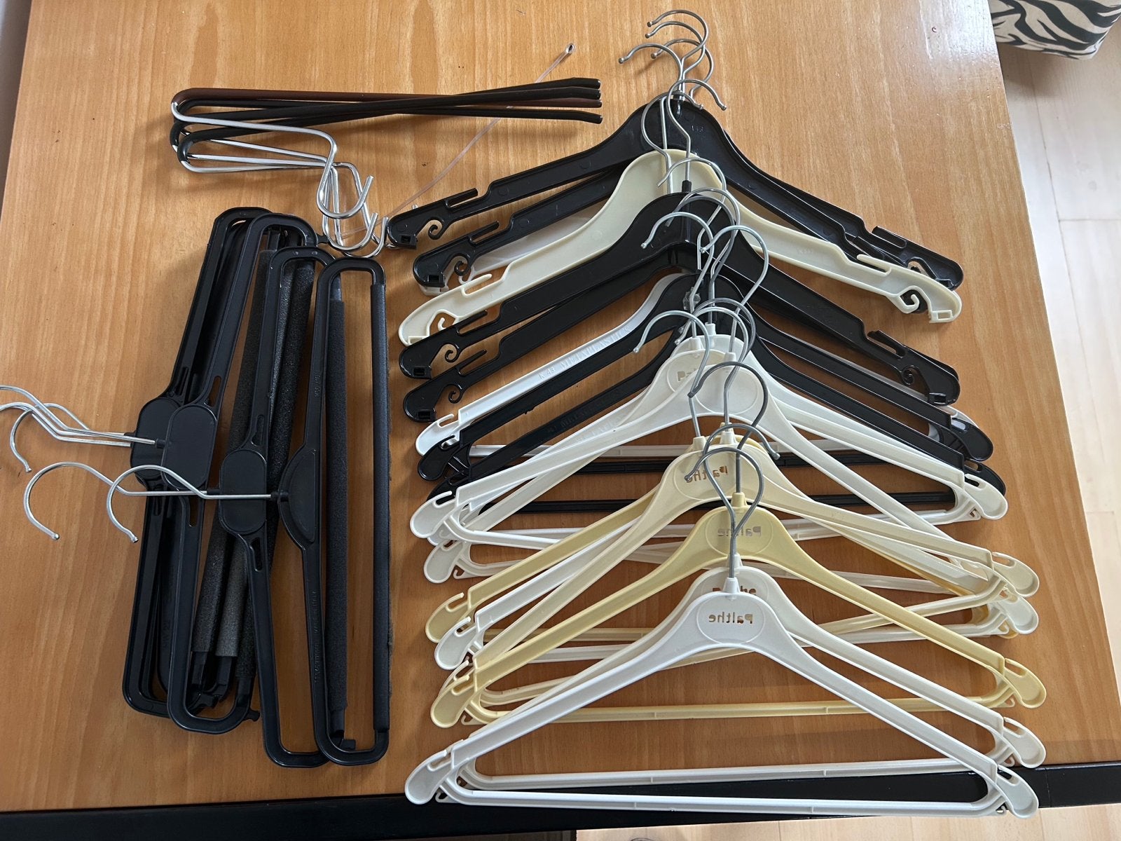 Diverse kledinghangers - set van 25+ stuks, Ophalen, Kunststof, Gebruikt, Overige typen