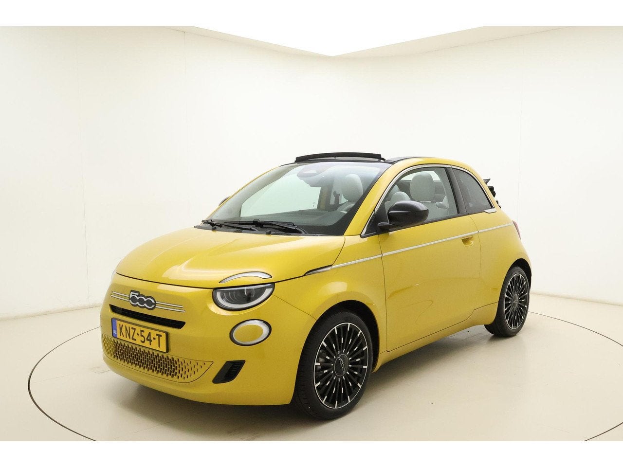 Fiat 500 1.0 Hybrid La Prima Cabrio | DEMO | Navigatie | JBL, Auto's, Fiat, Gebruikt, 4 stoelen, Bedrijf, Handgeschakeld