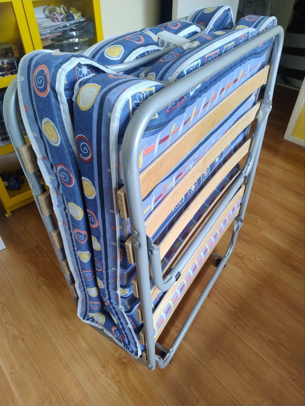 Opvouwbaar logeerbed / opklapbed / vouwbed met matras, Ophalen, Gebruikt, Eenpersoons, 80 cm