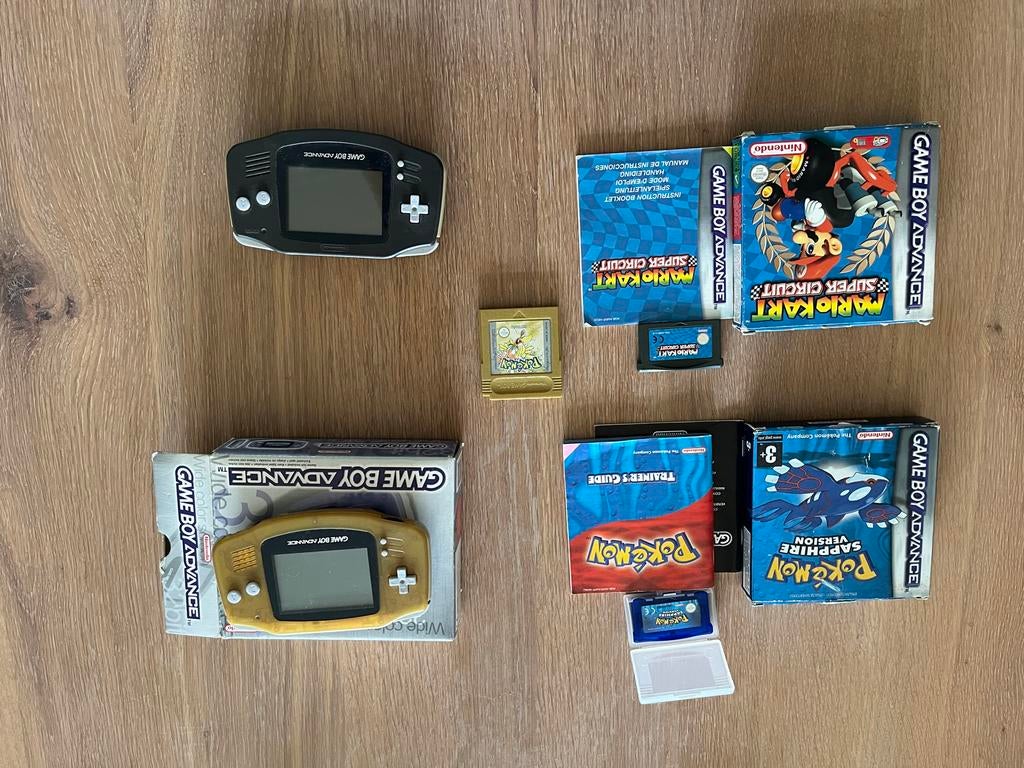 Game Boy Advance met vier spellen, Gebruikt, 1 speler, Racen en Vliegen, Ophalen of Verzenden