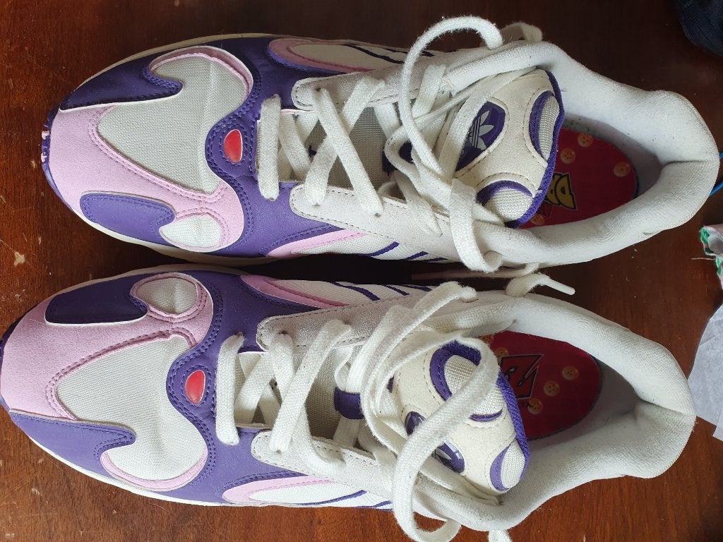 Dragon Ball Z x Adidas Yung 1 "Frieza" sneakers, Kleding | Heren, Schoenen, Overige kleuren, Ophalen of Verzenden, Sneakers of Gympen