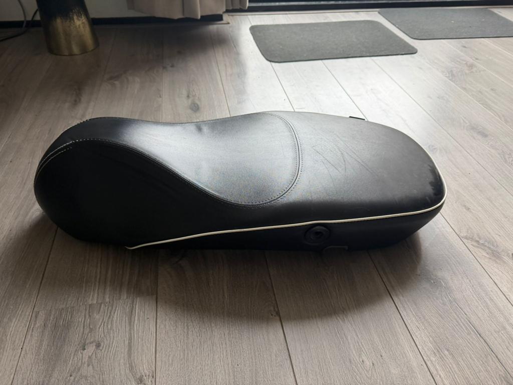 Vespa sprint zadel, Ophalen of Verzenden, Gebruikt, Zadel, Vespa