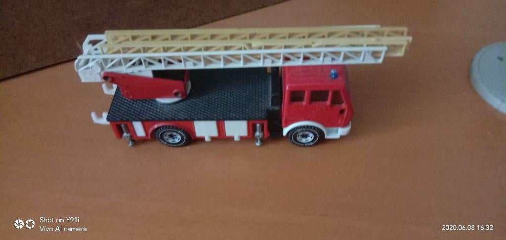 Siku Brandweer ladderwagen 2, Hobby en Vrije tijd, Modelauto's | Overige schalen, Ophalen of Verzenden, Auto