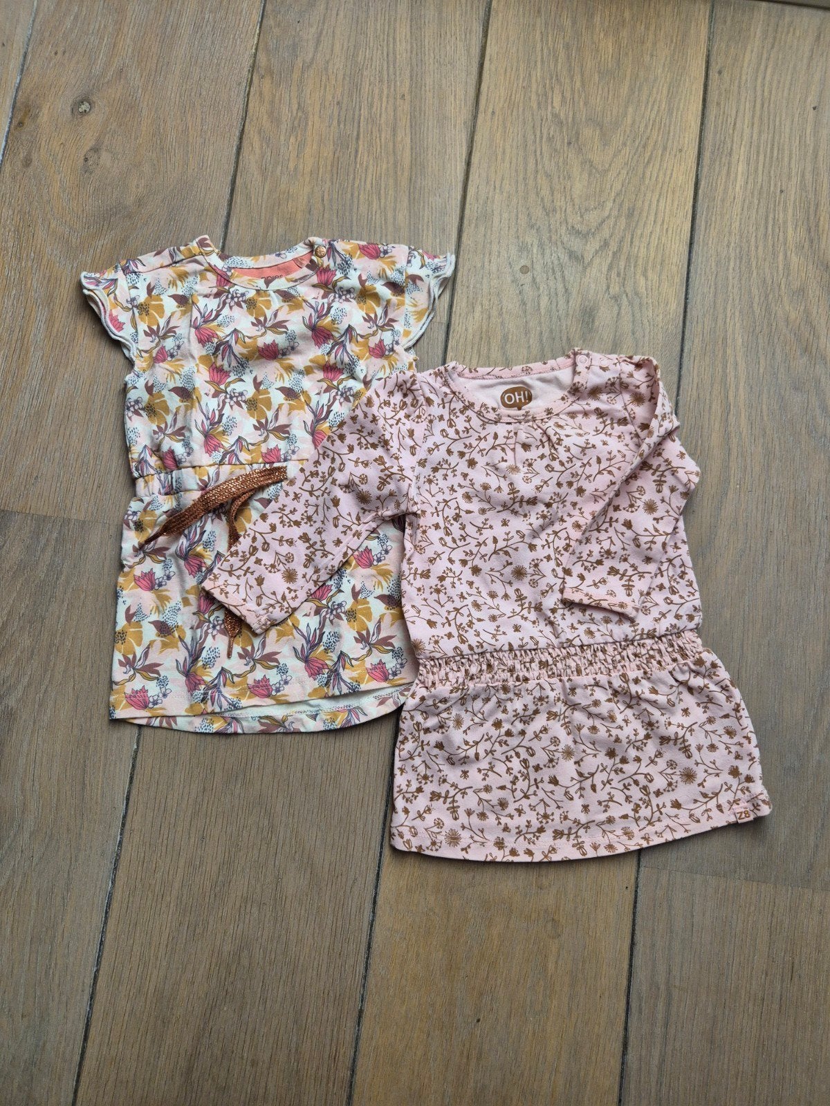 2 schattige jurkjes meisjes maat 62 noppies en z8, Kinderen en Baby's, Kinderkleding | Overige, Ophalen of Verzenden, Zo goed als nieuw