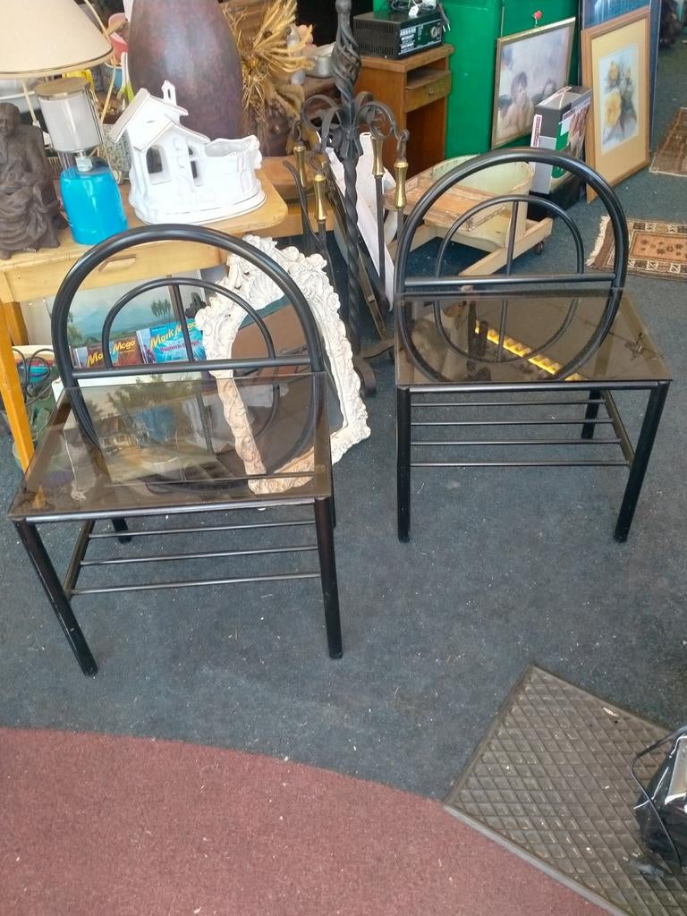 2 nachtkastjes met glasplaat, Huis en Inrichting, Slaapkamer | Nachtkastjes, Ophalen of Verzenden, Zo goed als nieuw, Minder dan 45 cm