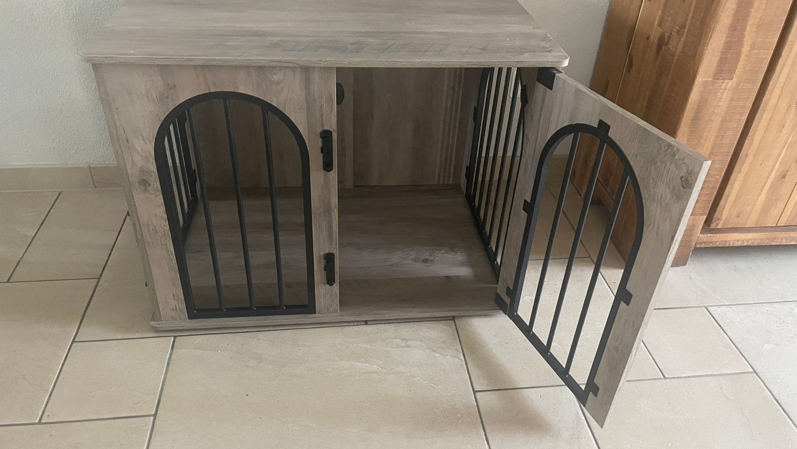 Hondenbench hout/metaal en drie deurtjes Maat M., Ophalen, Zo goed als nieuw