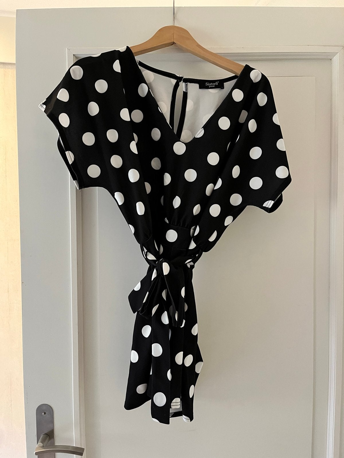 Sisters Point jumpsuit zwart met witte stippen, maat L., Ophalen of Verzenden, Zo goed als nieuw, Maat 42/44 (L), Zwart