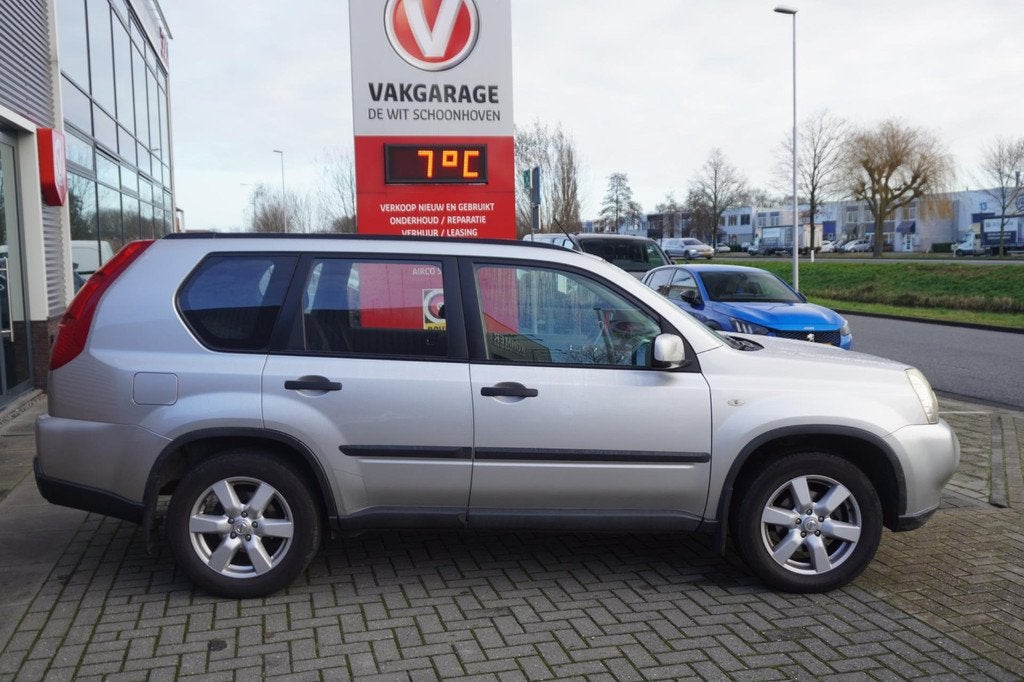 Nissan X-Trail 2.0 dCi XE; Clima; Trekhaak; Dakdragers; Wint, Auto's, Nissan, Voorwielaandrijving, Zwart, 4 cilinders, Electronic Stability Program (ESP)