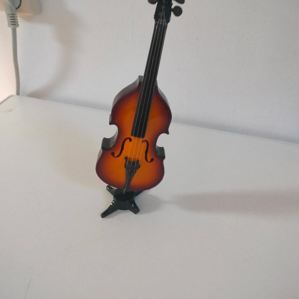 Contrabas miniatuur, Ophalen of Verzenden, Zo goed als nieuw, Pop, Beeldje of Miniatuur