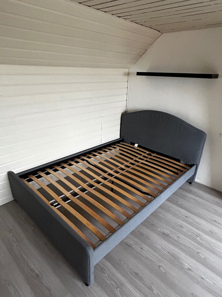 Ikea Hauga Bed, Huis en Inrichting, Slaapkamer | Bedden, Ophalen, Tweepersoons, 140 cm, Zo goed als nieuw