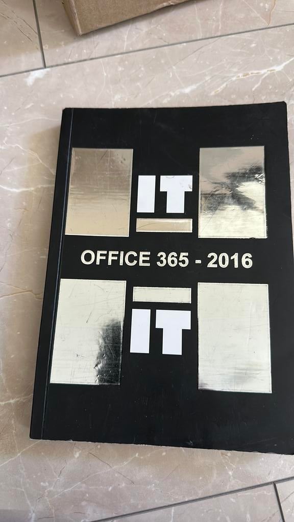 Harry van den Heuvel - Office 365 - 2016, Harry van den Heuvel, Ophalen of Verzenden, Zo goed als nieuw, Nederlands