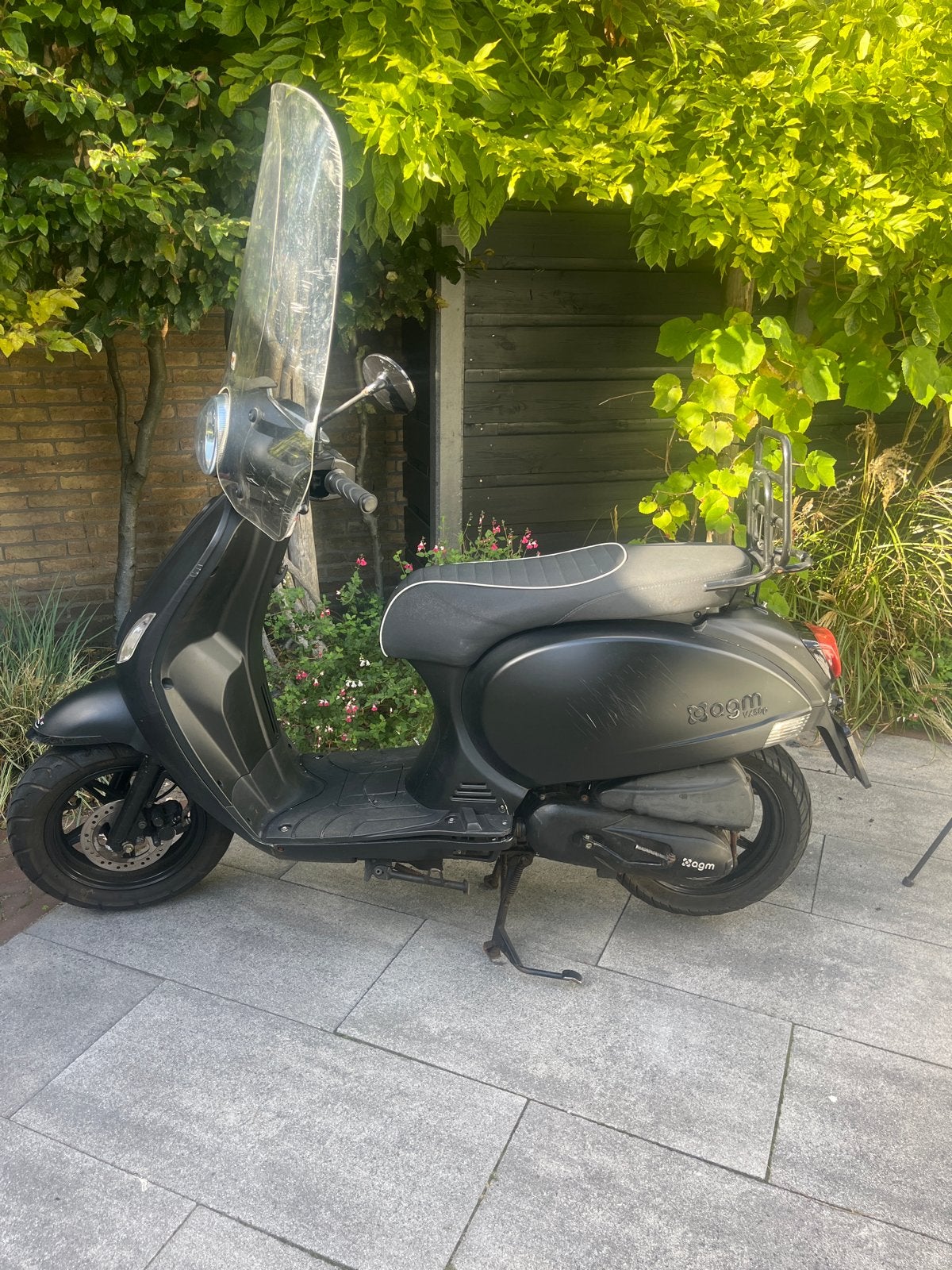 AGM Scooter Zwart - Bouwjaar 2020 - Geel Kenteken, Gebruikt, Benzine, Ophalen, Overige merken