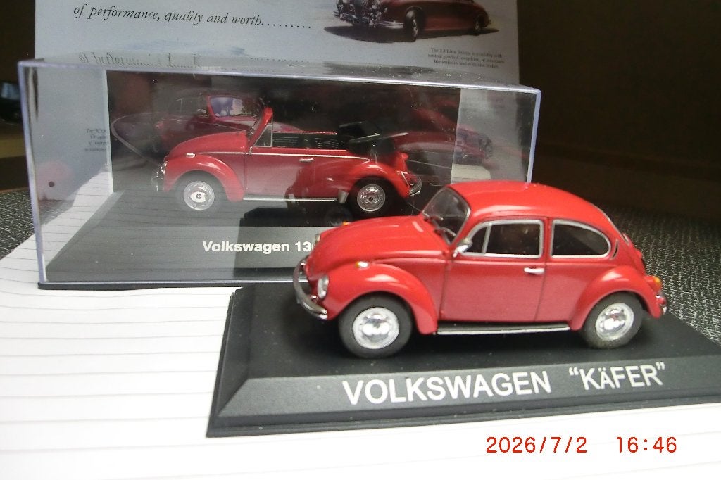 2x rode VW kever 1:43, Ophalen of Verzenden, Zo goed als nieuw, Auto, Overige merken