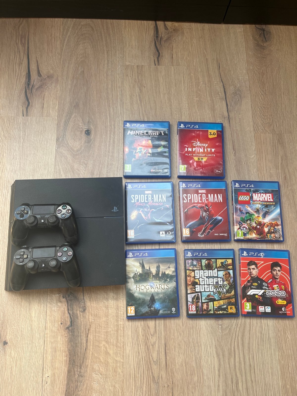 Playstation 4 met 2 controllers en 8 games, Spelcomputers en Games, Ophalen, Gebruikt