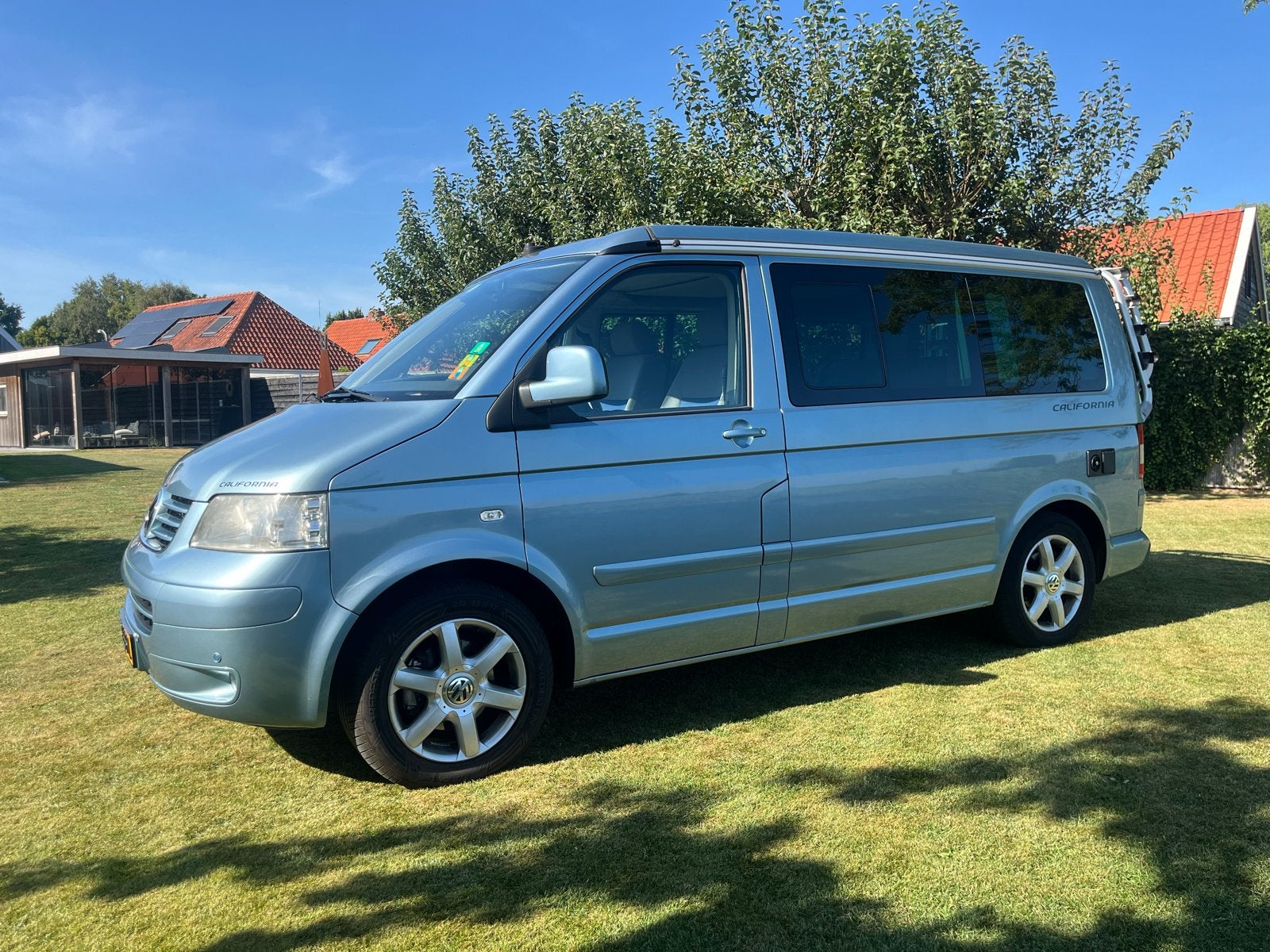 Volkswagen California T5 - Compacte camper met hefdak 174pk, Koelkast, Overige merken, 5 tot 6 meter, Tot en met 4