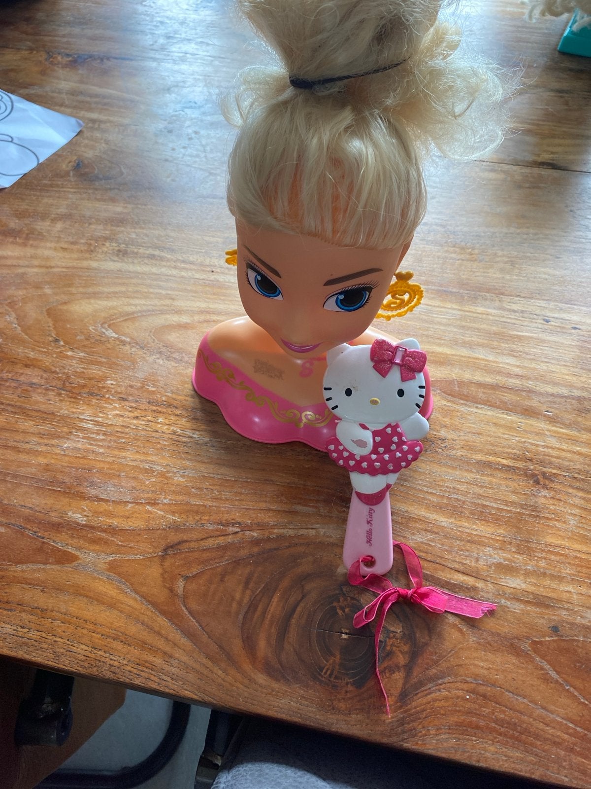 Barbie oefenhoofd met Hello Kitty borstel, Ophalen of Verzenden, Gebruikt, Barbie