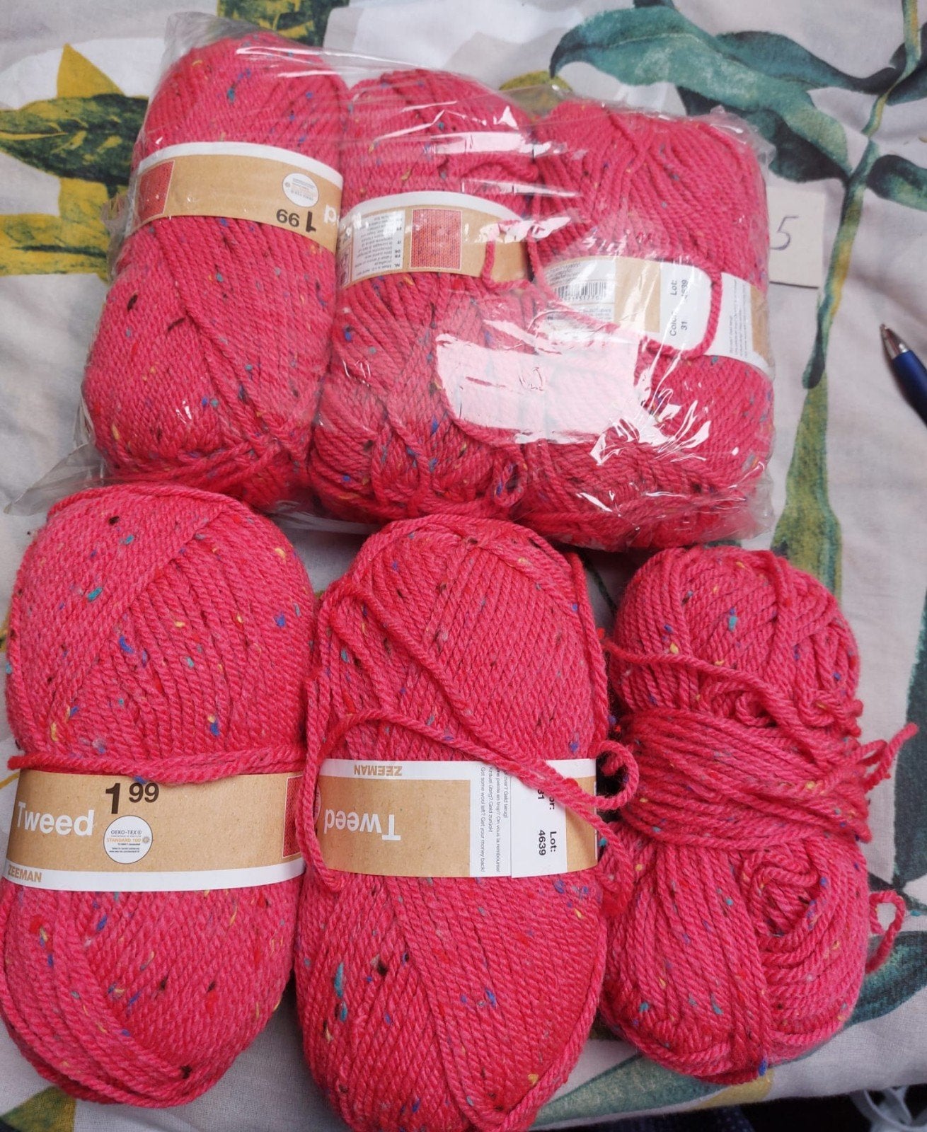 5,5 bollen wol rose gemêleerd (Tweed), Hobby en Vrije tijd, Ophalen of Verzenden, Nieuw, Breien of Haken, Wol of Garen