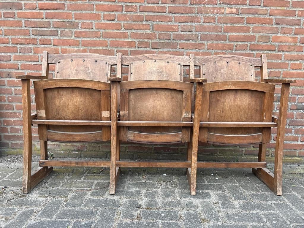 Kerk bank, Ophalen