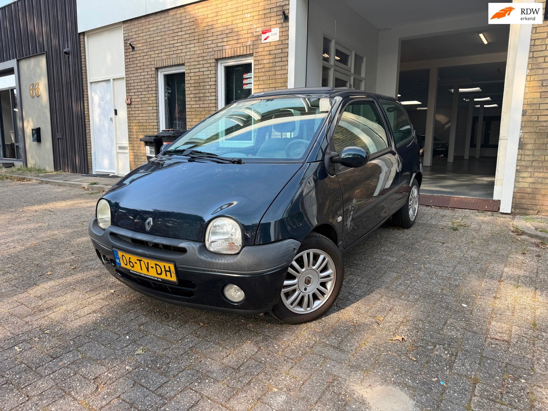 Renault Twingo 1.2-16V Paris Pano Apk Airco, Voorwielaandrijving, 4 cilinders, 4 stoelen, Origineel Nederlands