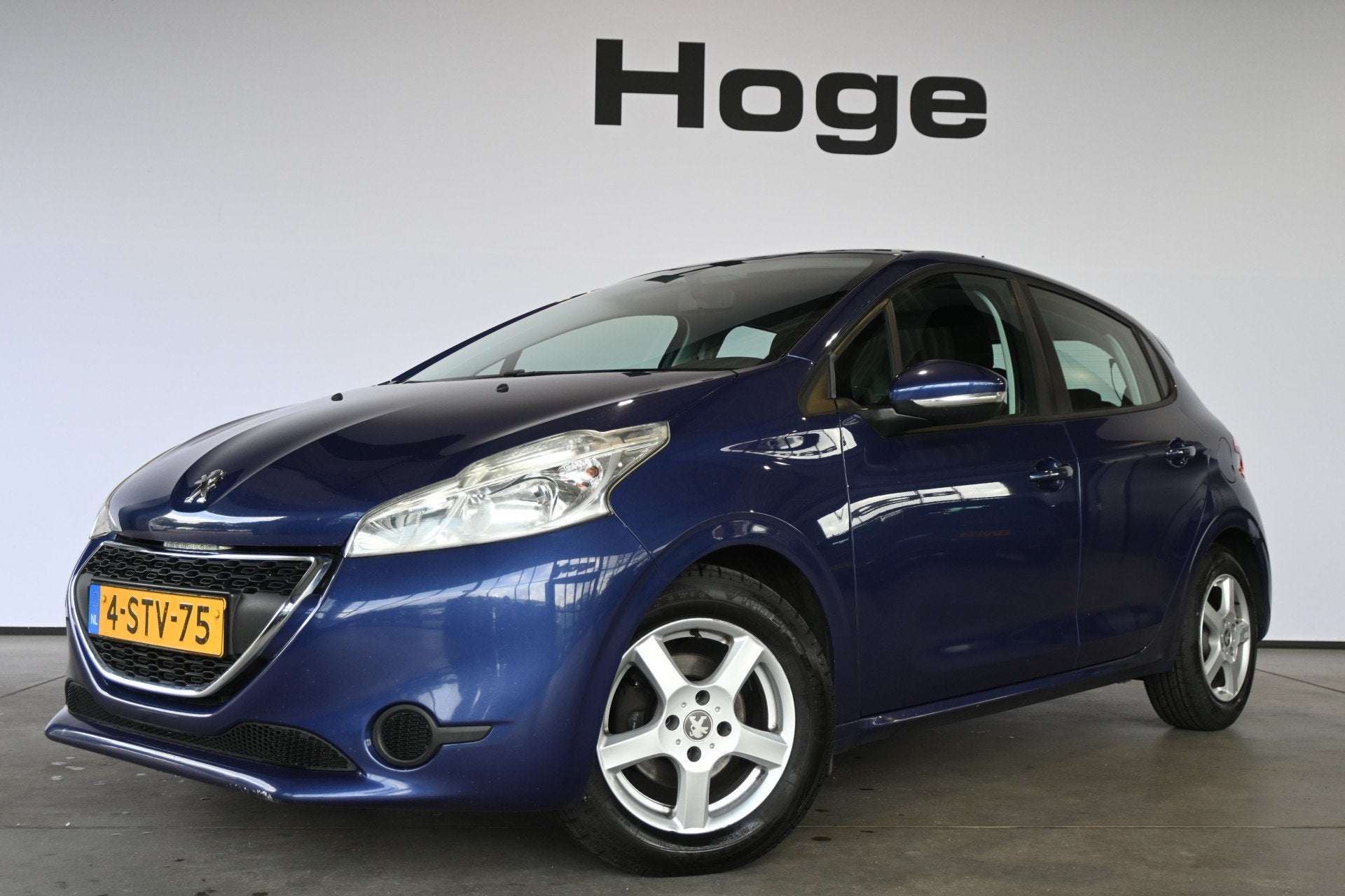 Peugeot 208 1.6 e-HDi Active Clima Cruise control Trekhaak N, Auto's, Voorwielaandrijving, Euro 5, Stof, Gebruikt