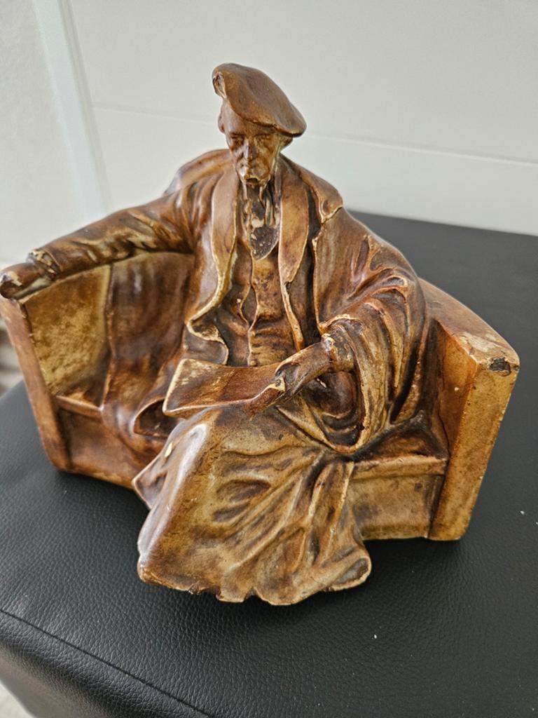Vintage beeldje van zittende man, 18 cm hoog, Antiek en Kunst, Kunst | Beelden en Houtsnijwerken, Minder dan 20 cm, Ophalen of Verzenden