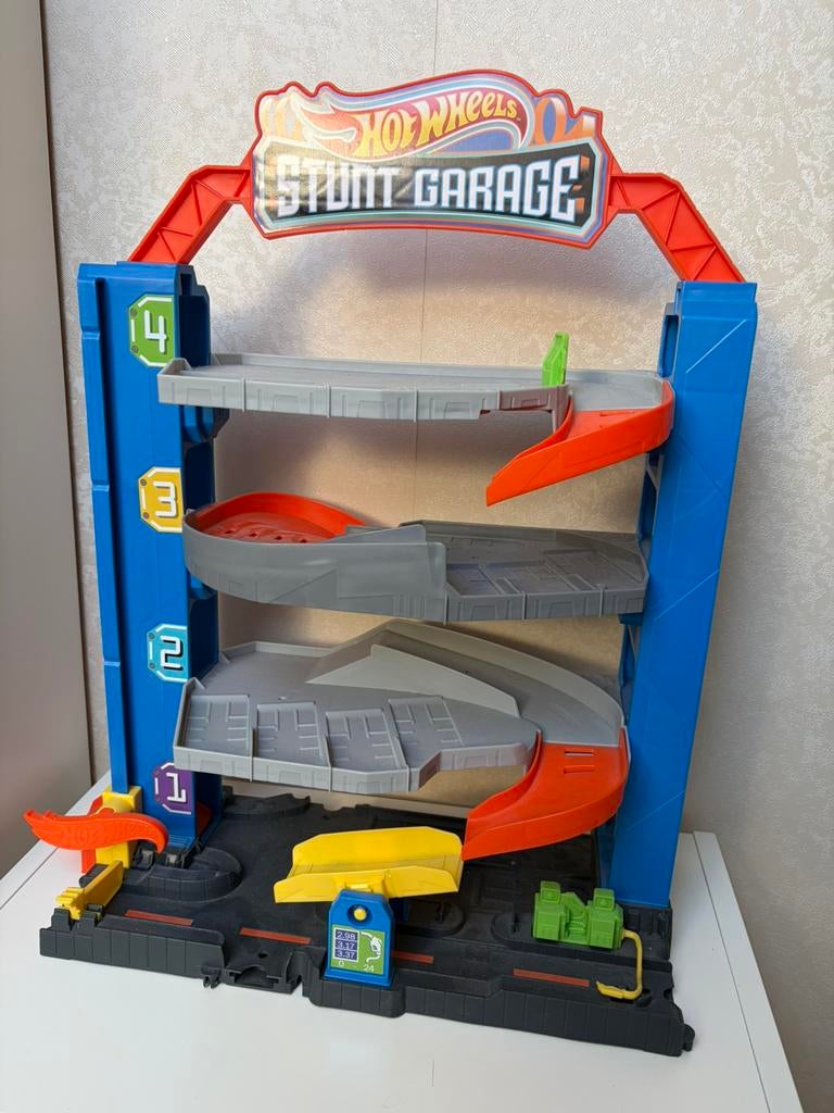 Hotwheels stuntgarage ZGAN, Ophalen, Zo goed als nieuw, Handmatig, Hot Wheels
