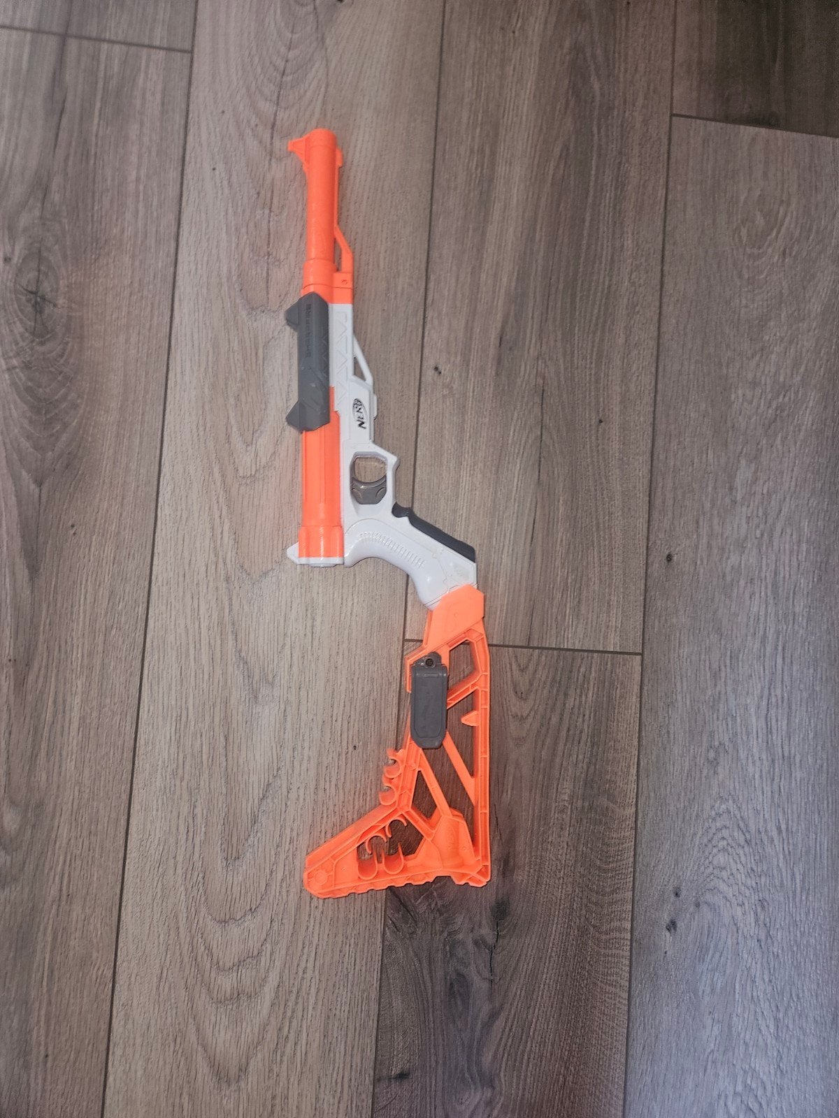nerf gun met uitbreiding stukken en schietdoelwitten, Ophalen of Verzenden, Zo goed als nieuw