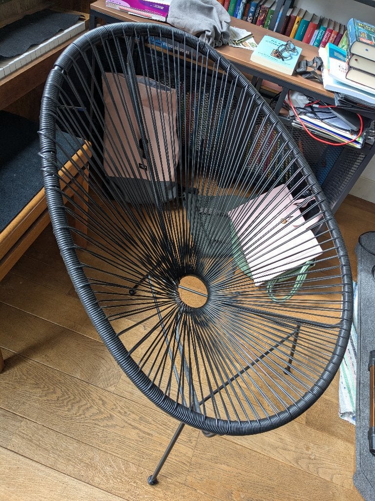 Zwarte draad stoel, Huis en Inrichting, Stoelen, Ophalen, Kunststof, Zwart, Zo goed als nieuw