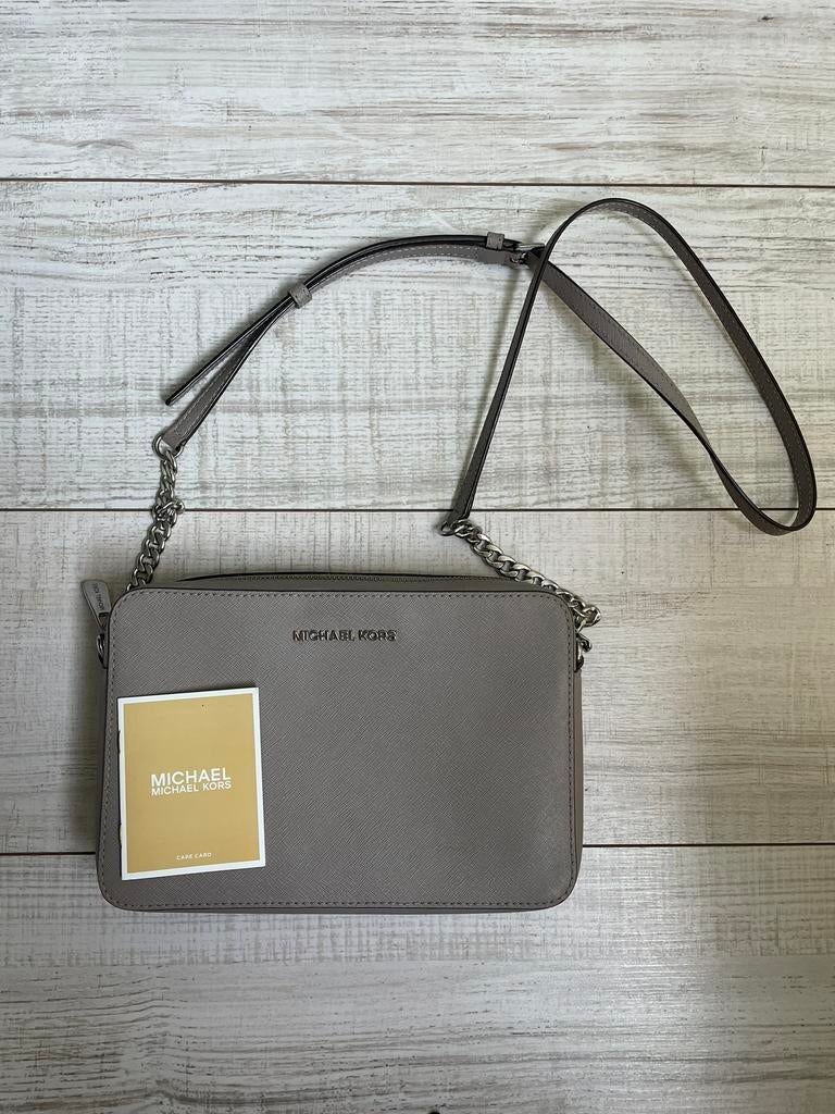 Michael Kors crossbody tas taupe zilver, Sieraden, Tassen en Uiterlijk, Tassen | Damestassen, Ophalen of Verzenden, Gebruikt, Overige kleuren