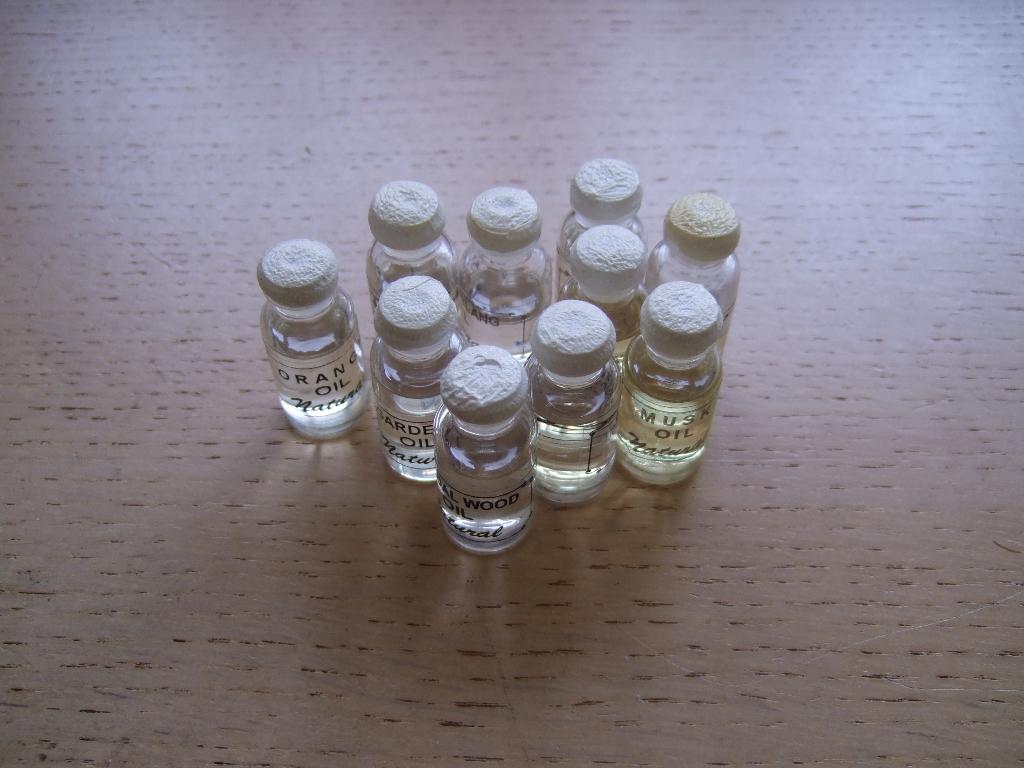 10 parfumflesjes met inhoud, Ophalen of Verzenden, Gebruikt