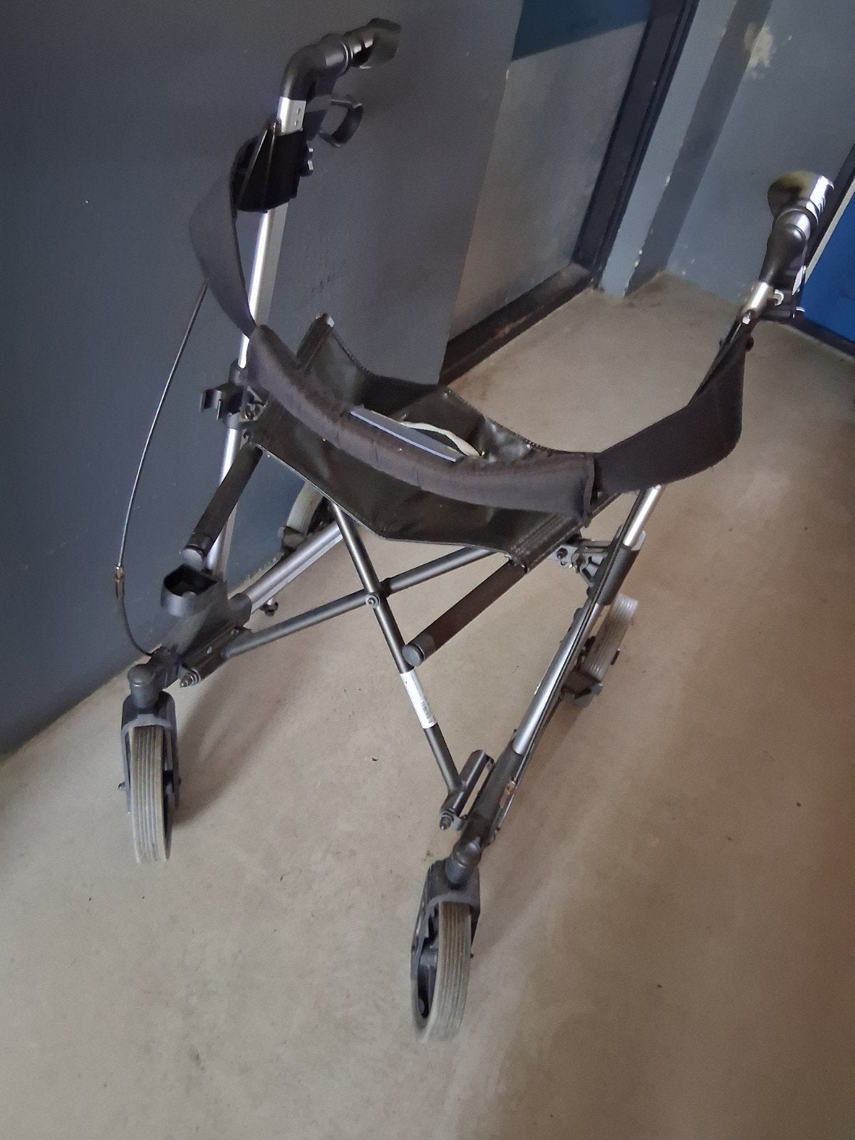 Rollator, Diversen, Ophalen