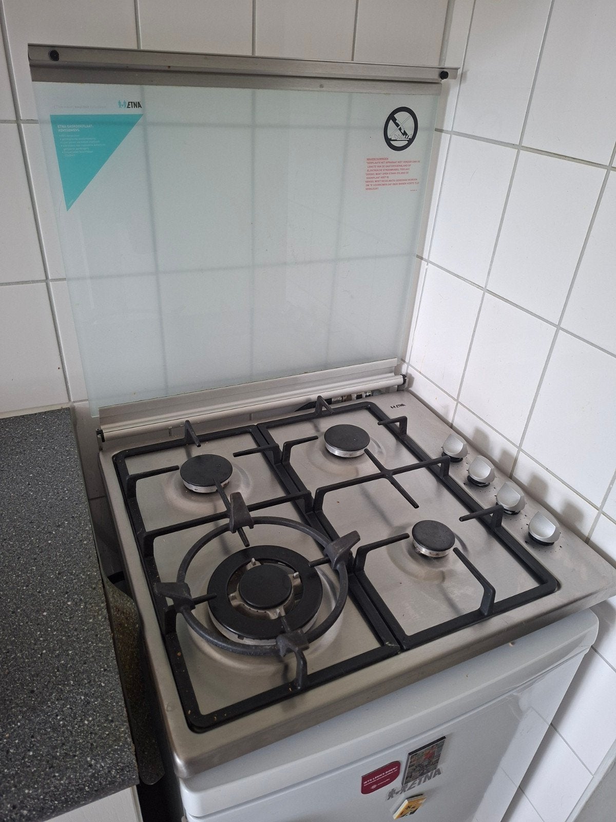 Etna gaskookplaat KGV558WRVS – Zo goed als nieuw, Witgoed en Apparatuur, Fornuizen, Ophalen, Minder dan 85 cm, 4 kookzones, Zo goed als nieuw