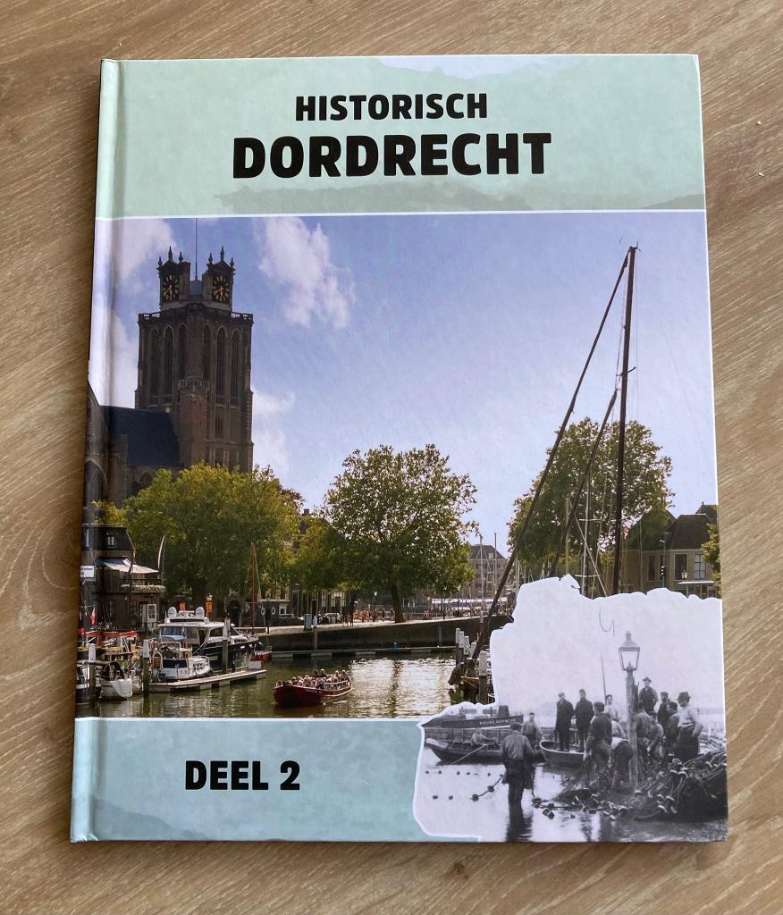 Historisch Dordrecht deel 2 plaatjesalbum, Verzenden, Zo goed als nieuw, Plaatjesalbum