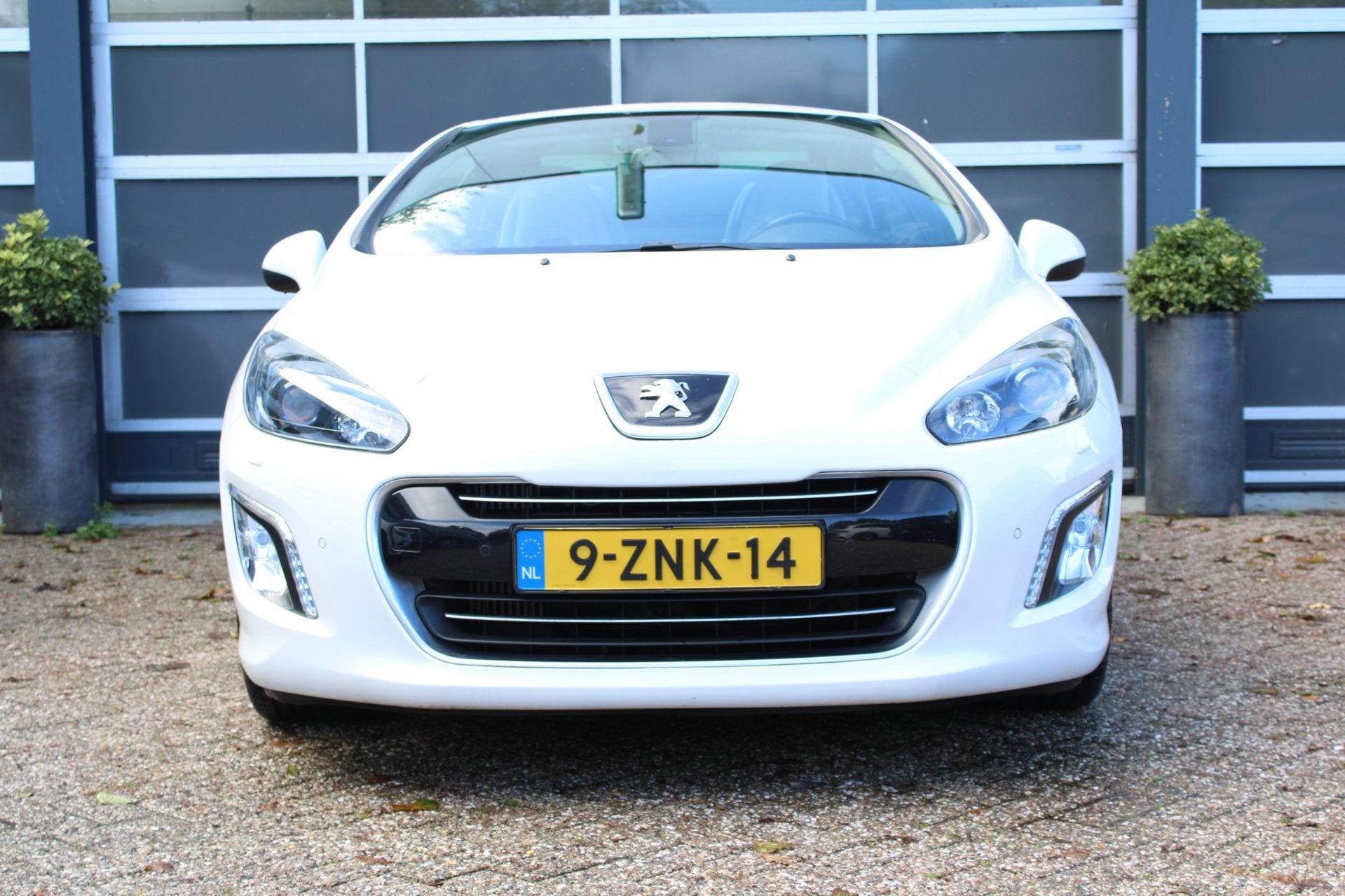 Peugeot 308 CC 1.6 THP Roland Garros, Auto's, Euro 5, Gebruikt, Wit, Leder