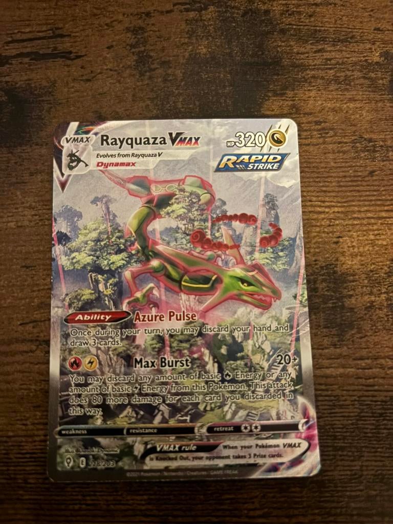 Rayquaza vmax pokemon card, Hobby en Vrije tijd, Verzamelkaartspellen | Pokémon, Ophalen of Verzenden, Nieuw, Losse kaart