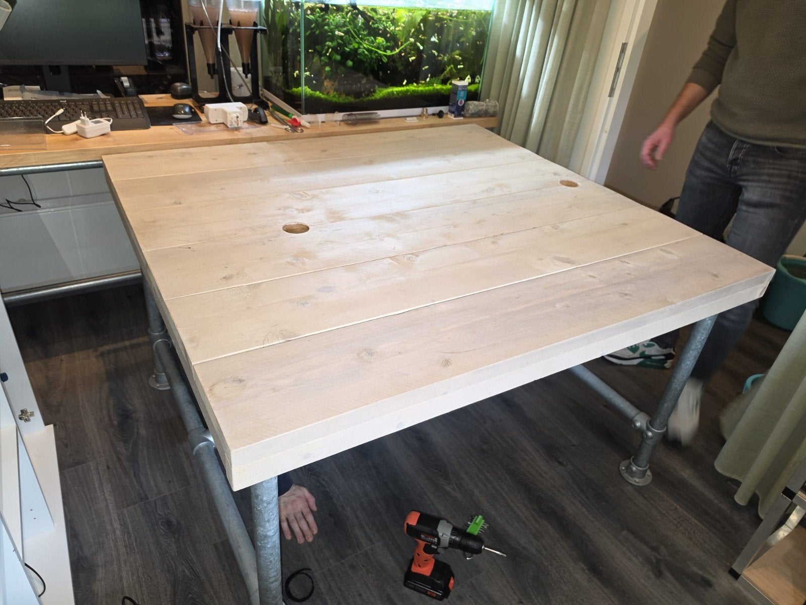 Uniek bureau van steigerbuizen en steigerhout, Huis en Inrichting, Bureaus, Ophalen, Overige typen, Gebruikt, Hout