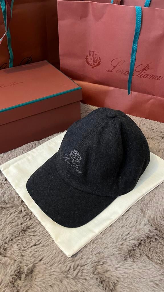 Loro Piana Cashmere pet Donkergrijs, Ophalen of Verzenden, Nieuw