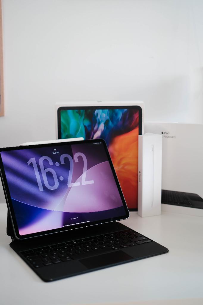 Apple iPad Pro 12,9 inch (4e generatie) 128GB, Ophalen, 12 inch, Zo goed als nieuw, Apple iPad Pro