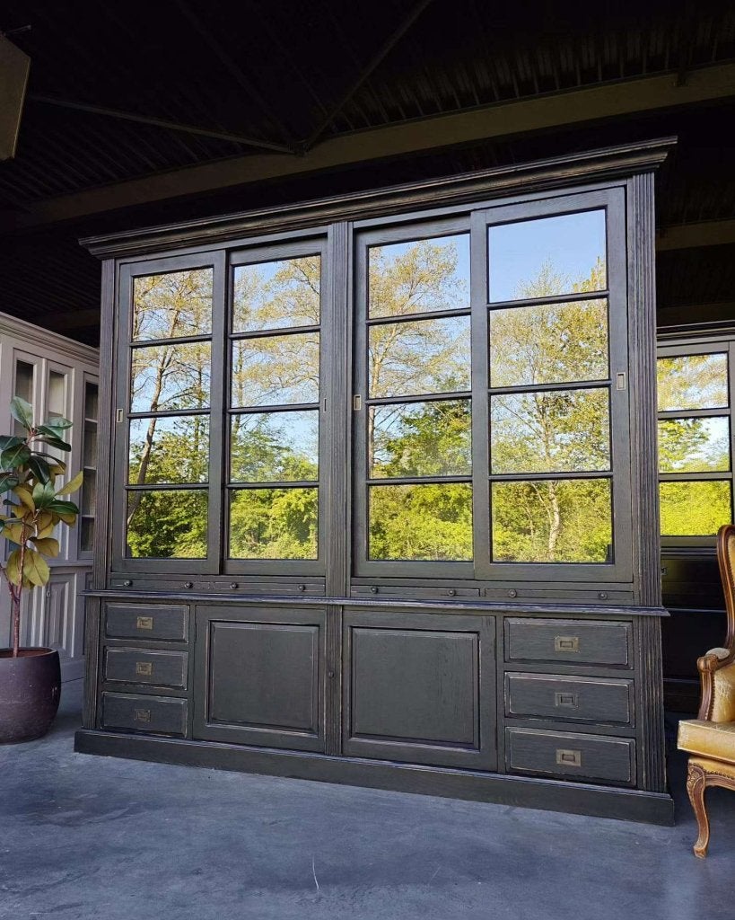 Stoere oude Notariskast | Zwarte eiken buffetkast #4006
